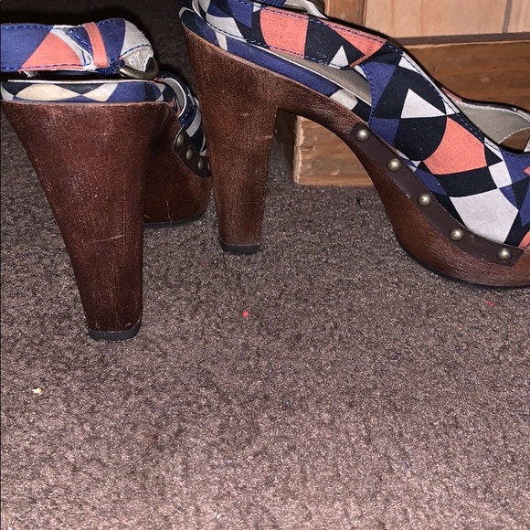 Peep toe sandals - Picture 3 of 3